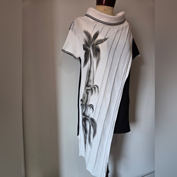 Oblique Creations Italy Black and White Asymmetrical Palm Tree Top. Size Small - Picture 2 of 9
